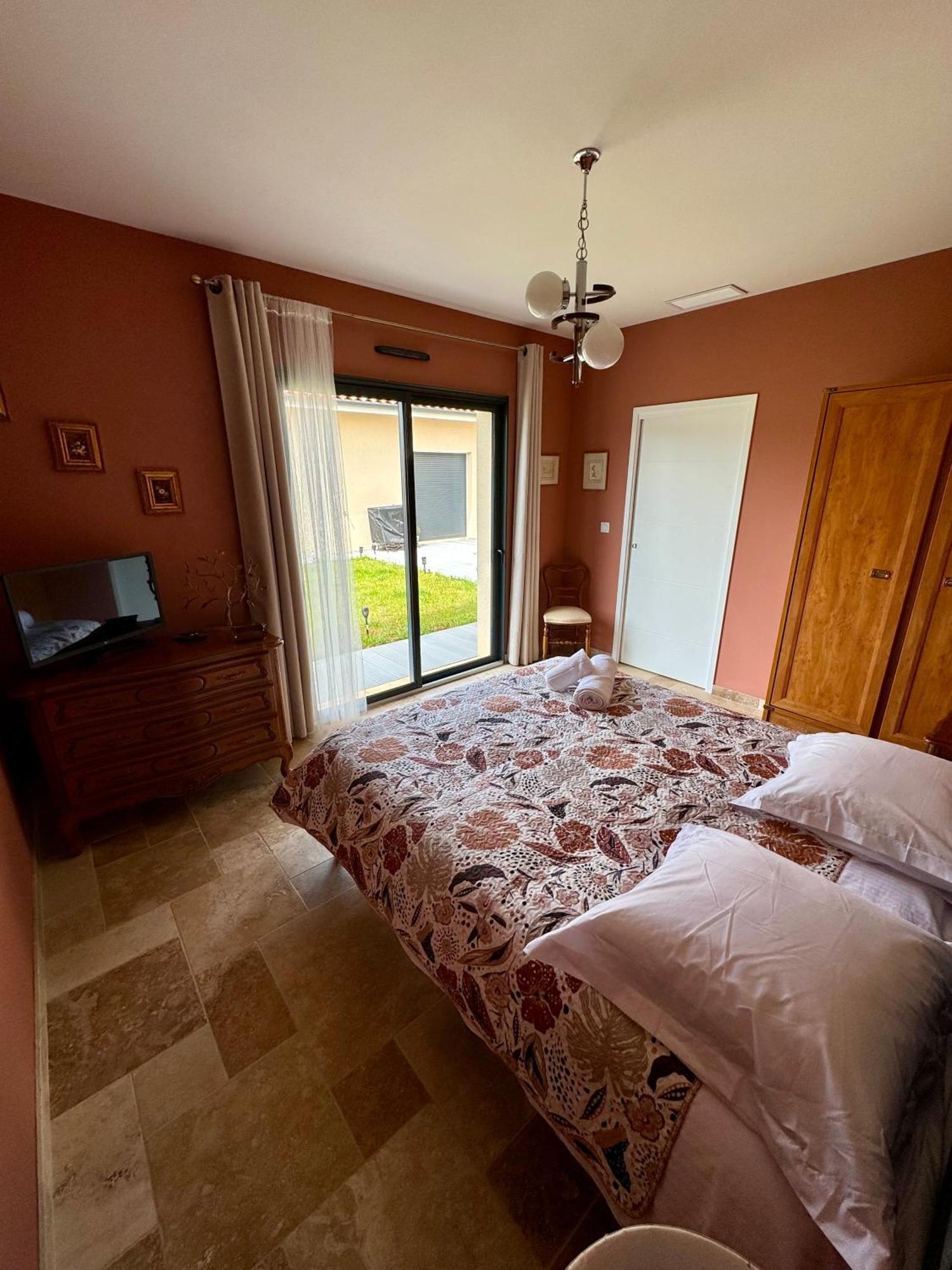Aux Oliviers D'Artur Otel Tour-de-Faure Dış mekan fotoğraf