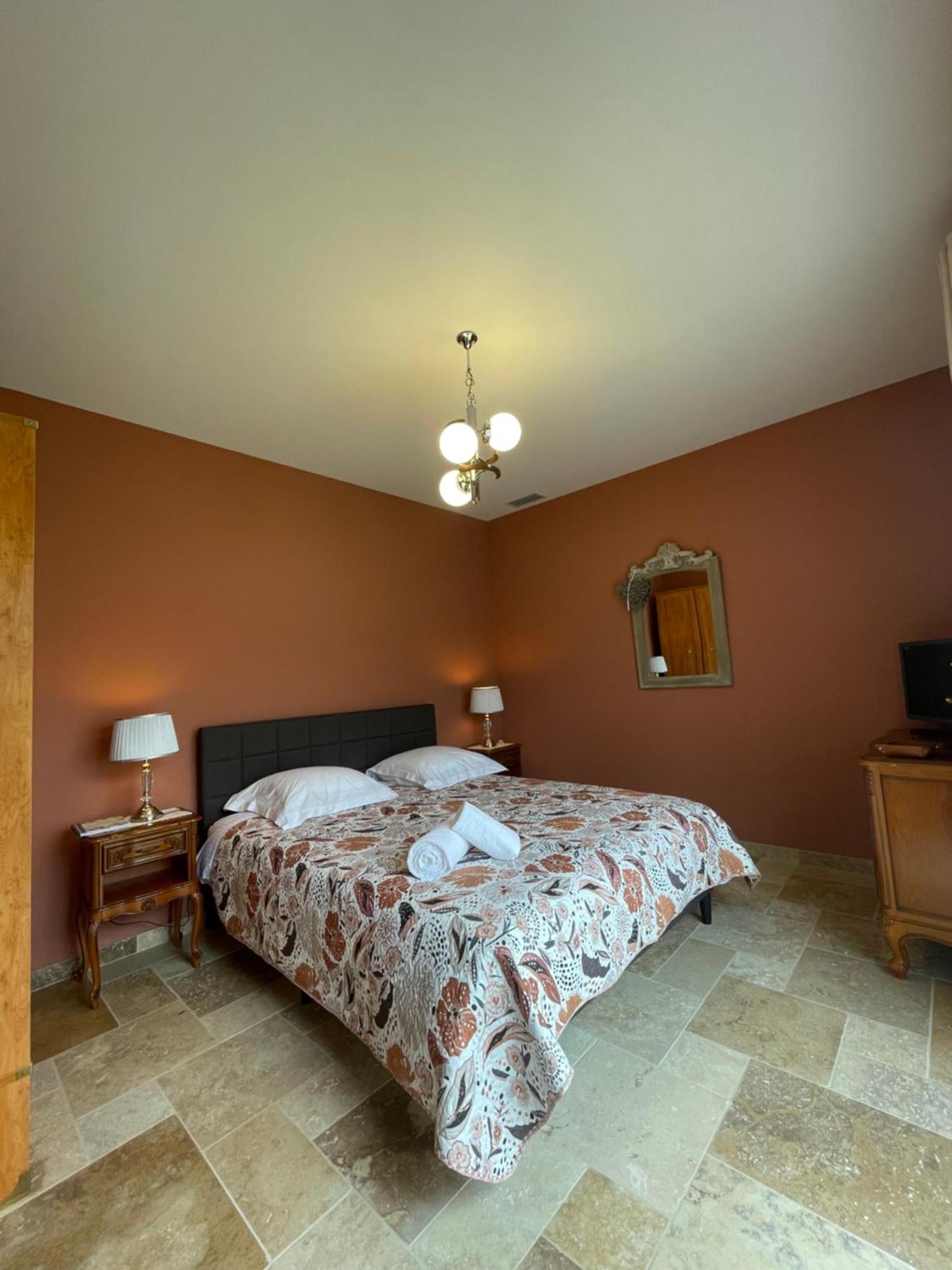 Aux Oliviers D'Artur Otel Tour-de-Faure Dış mekan fotoğraf